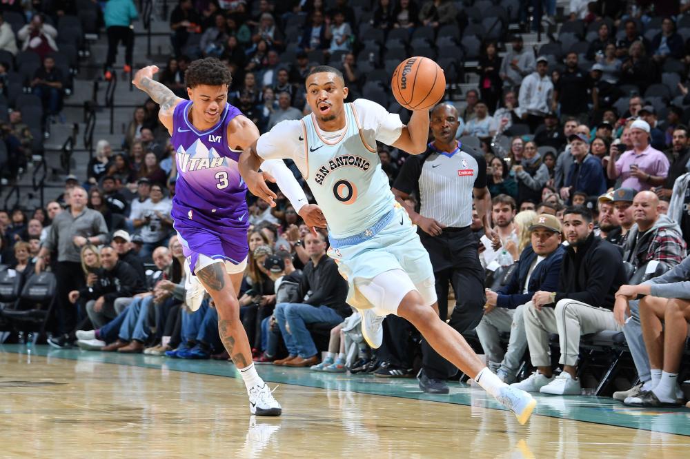 干净利落的 干净利落的